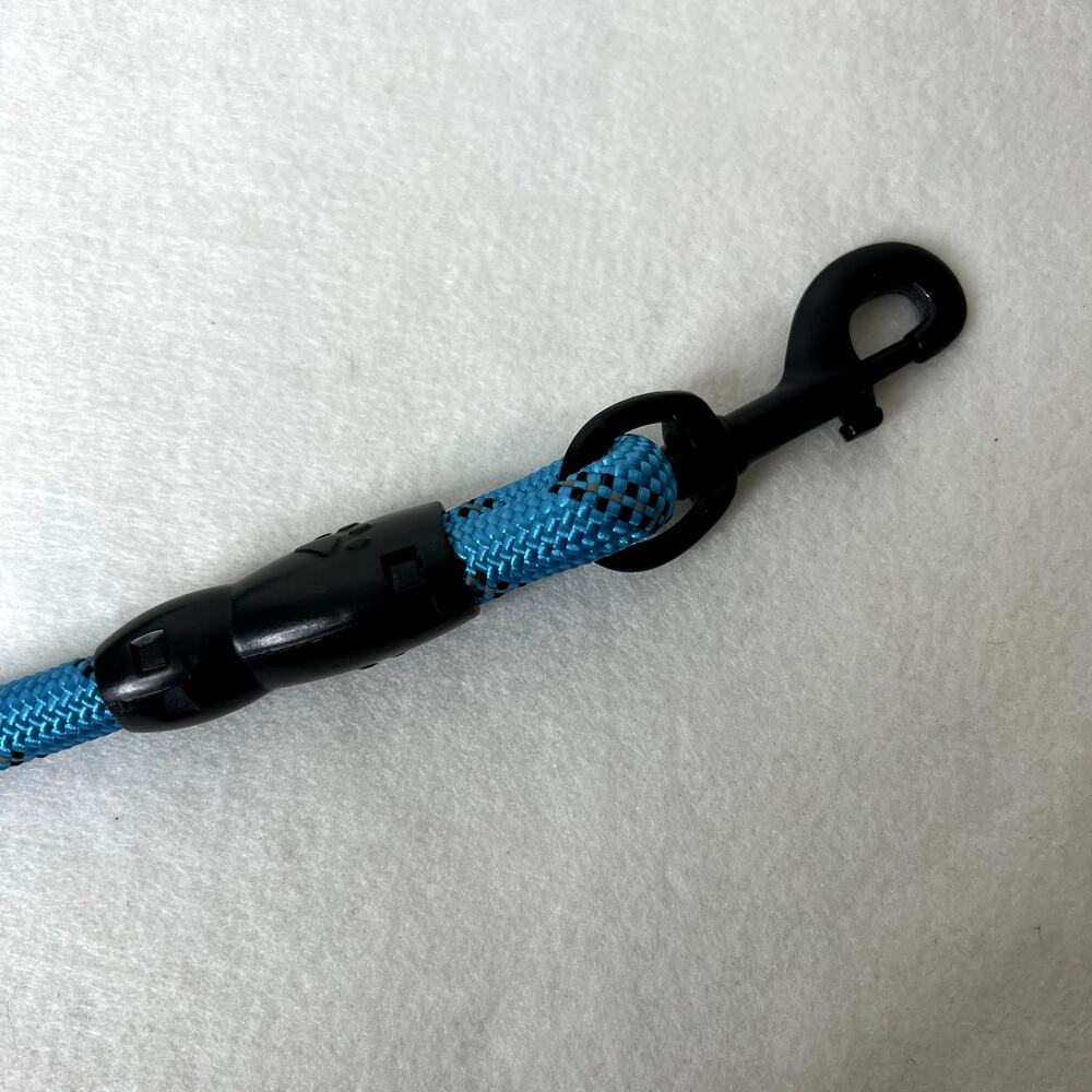 CoreLife Reflective Rope Dog Leash - Picture 2 of 4